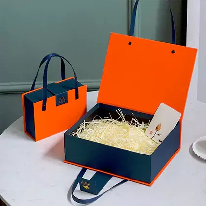 Posso usare una confezione regalo di carta per un regalo di piante?